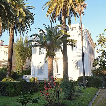 Charming Center And Beaches *